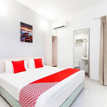 Oyo 325 Damansara Inn Petaling Jaya Exterior photo
