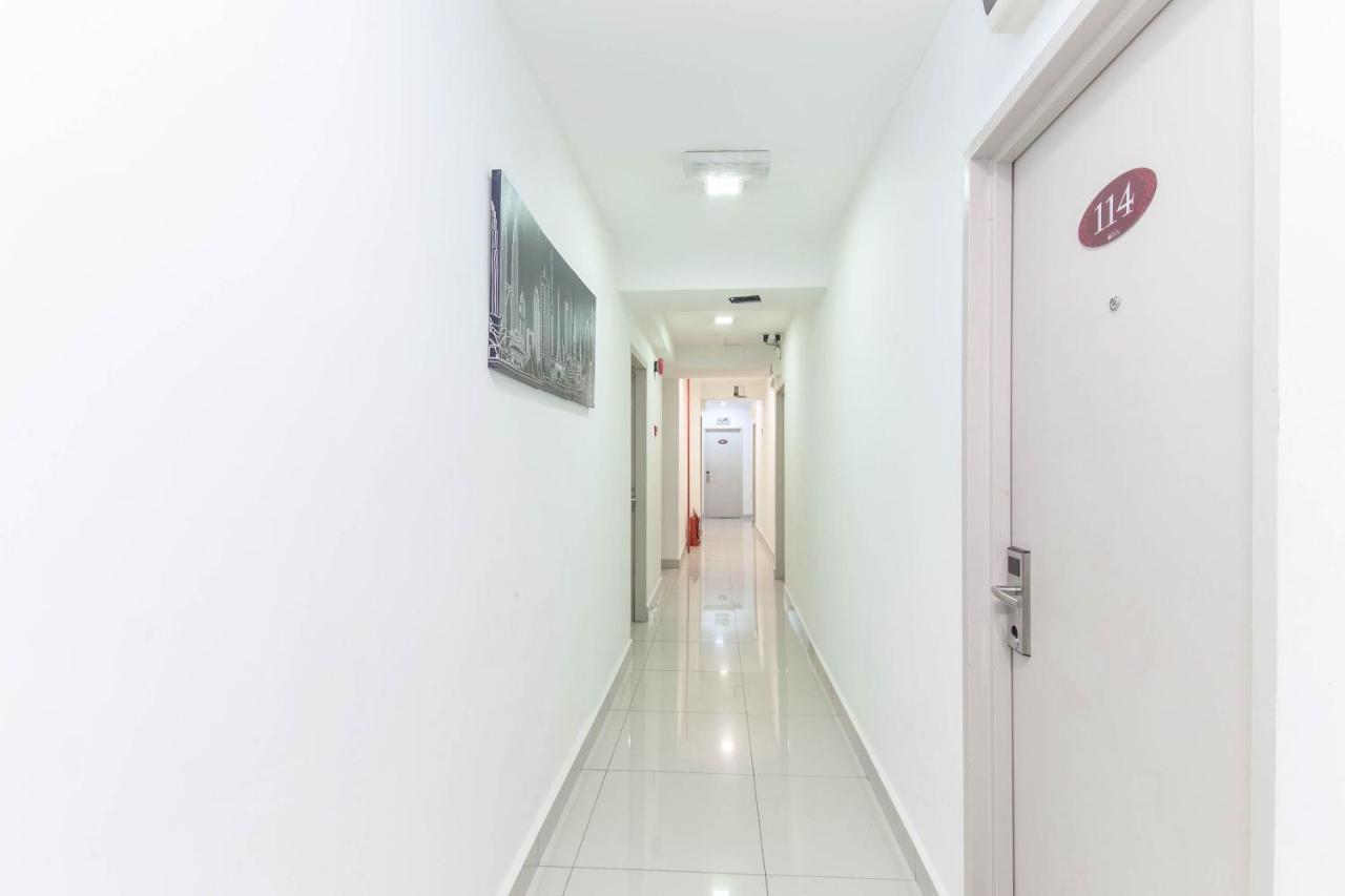 Oyo 325 Damansara Inn Petaling Jaya Exterior photo