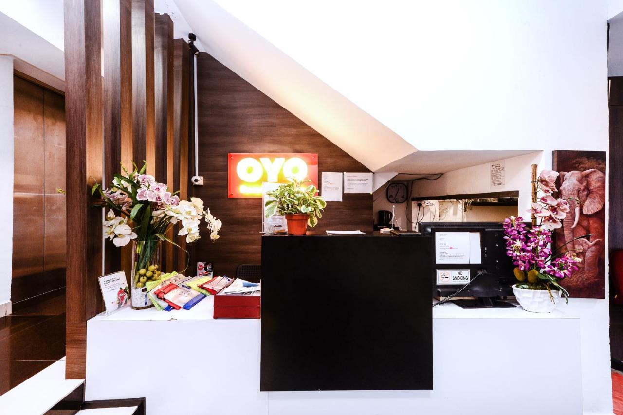 Oyo 325 Damansara Inn Petaling Jaya Exterior photo