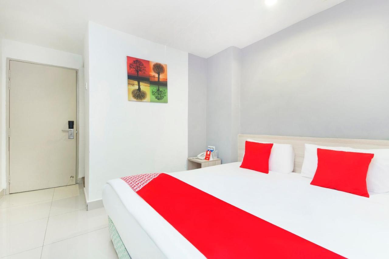 Oyo 325 Damansara Inn Petaling Jaya Exterior photo
