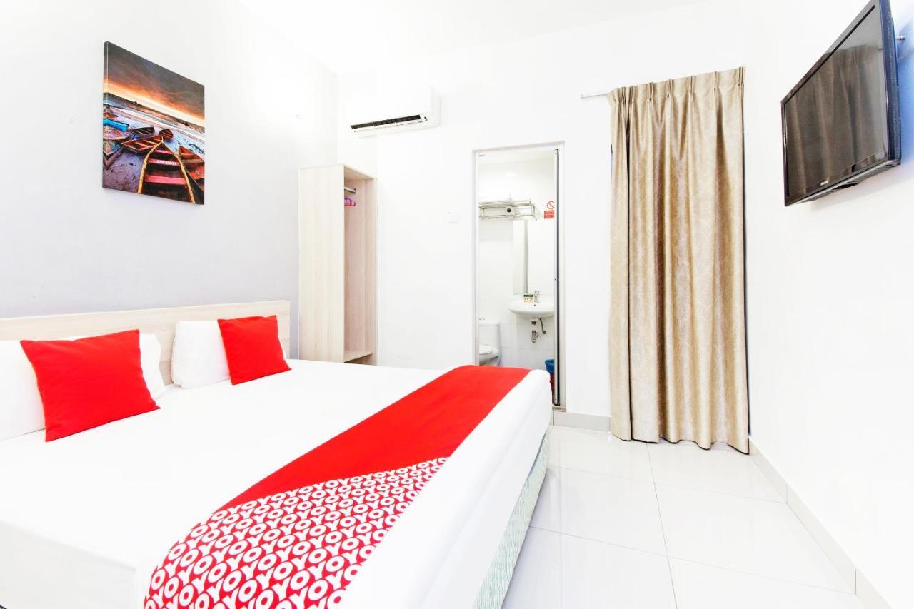 Oyo 325 Damansara Inn Petaling Jaya Exterior photo