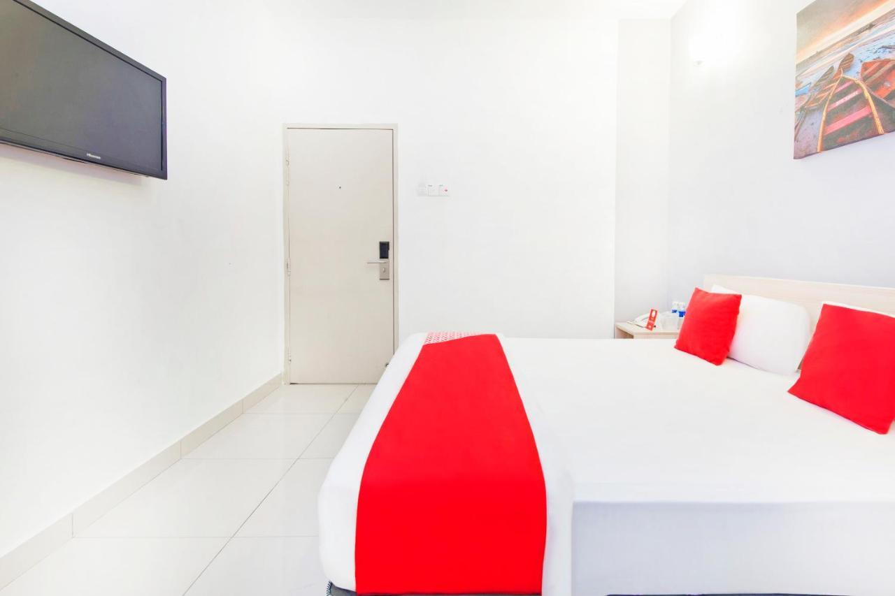 Oyo 325 Damansara Inn Petaling Jaya Exterior photo