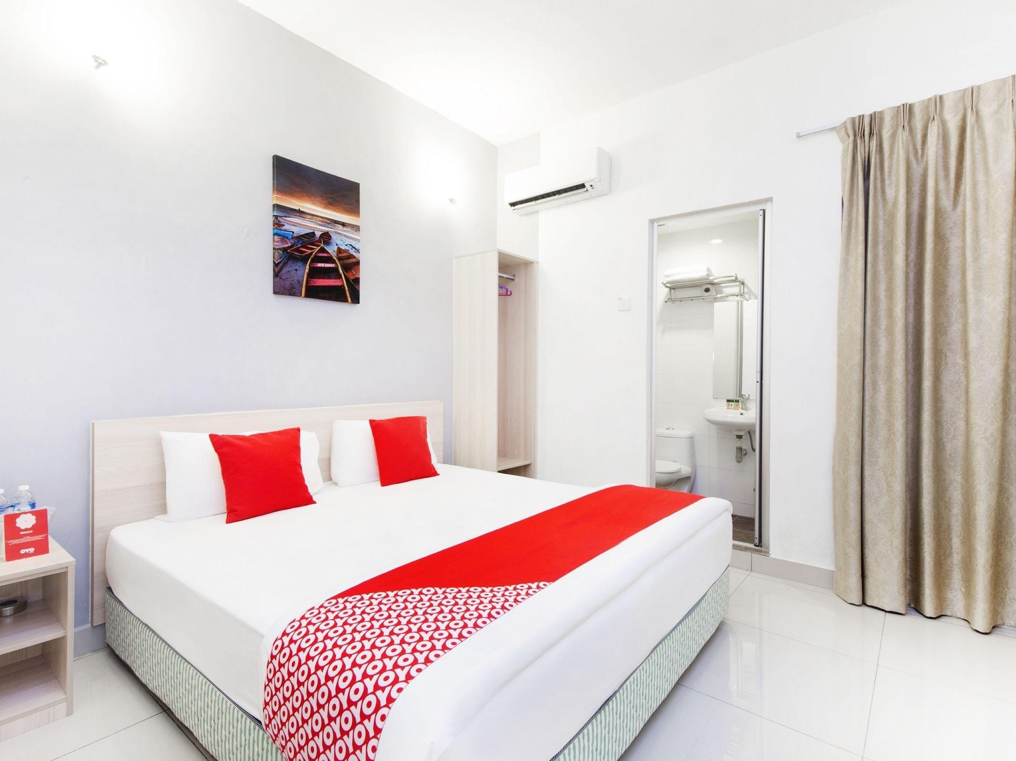 Oyo 325 Damansara Inn Petaling Jaya Exterior photo