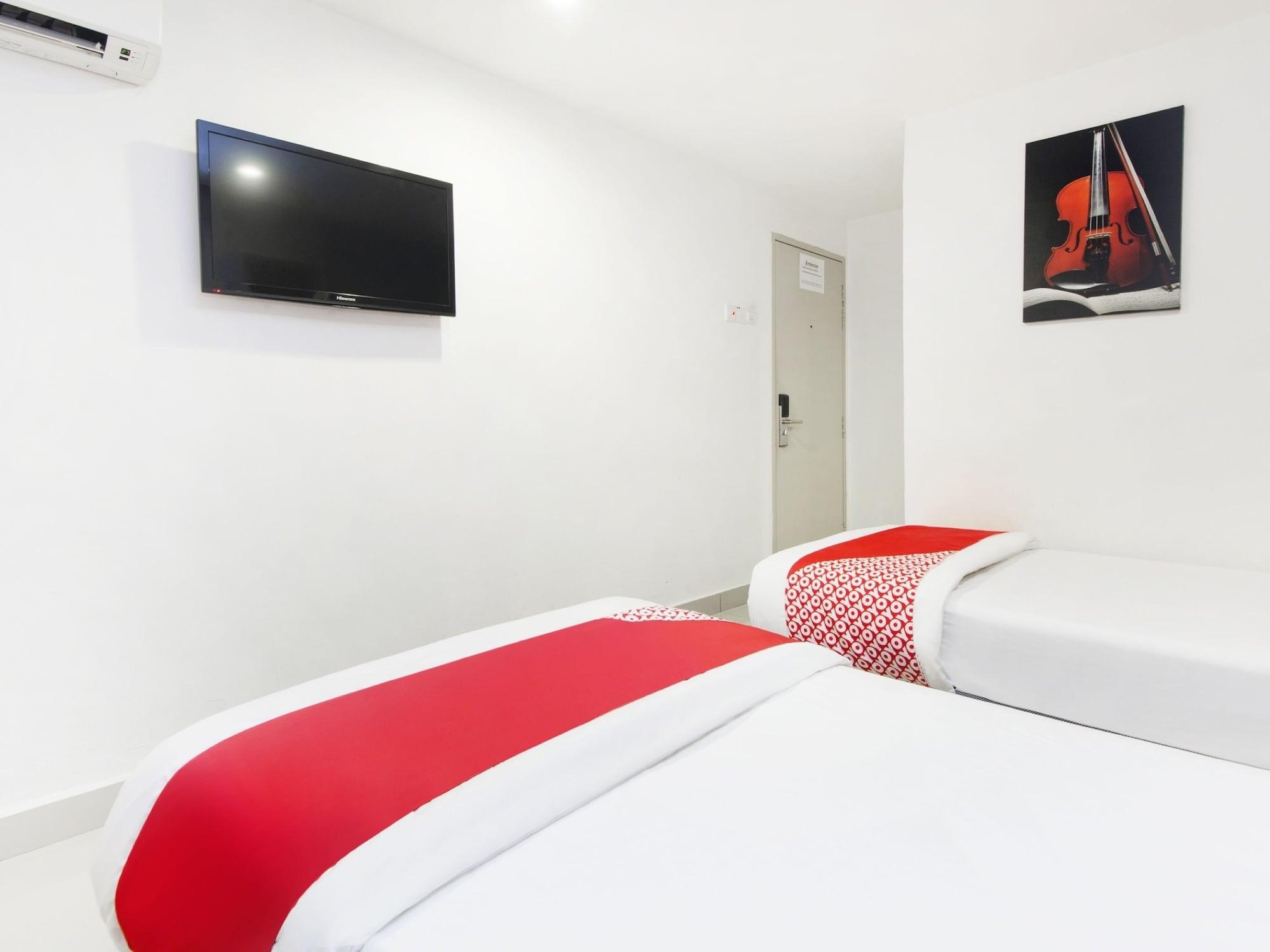 Oyo 325 Damansara Inn Petaling Jaya Exterior photo