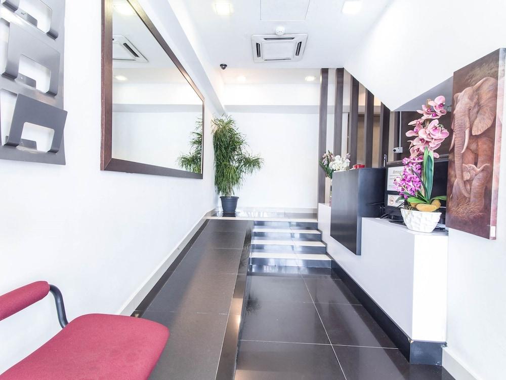 Oyo 325 Damansara Inn Petaling Jaya Exterior photo