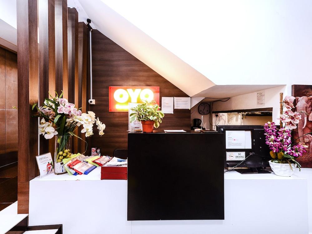 Oyo 325 Damansara Inn Petaling Jaya Exterior photo