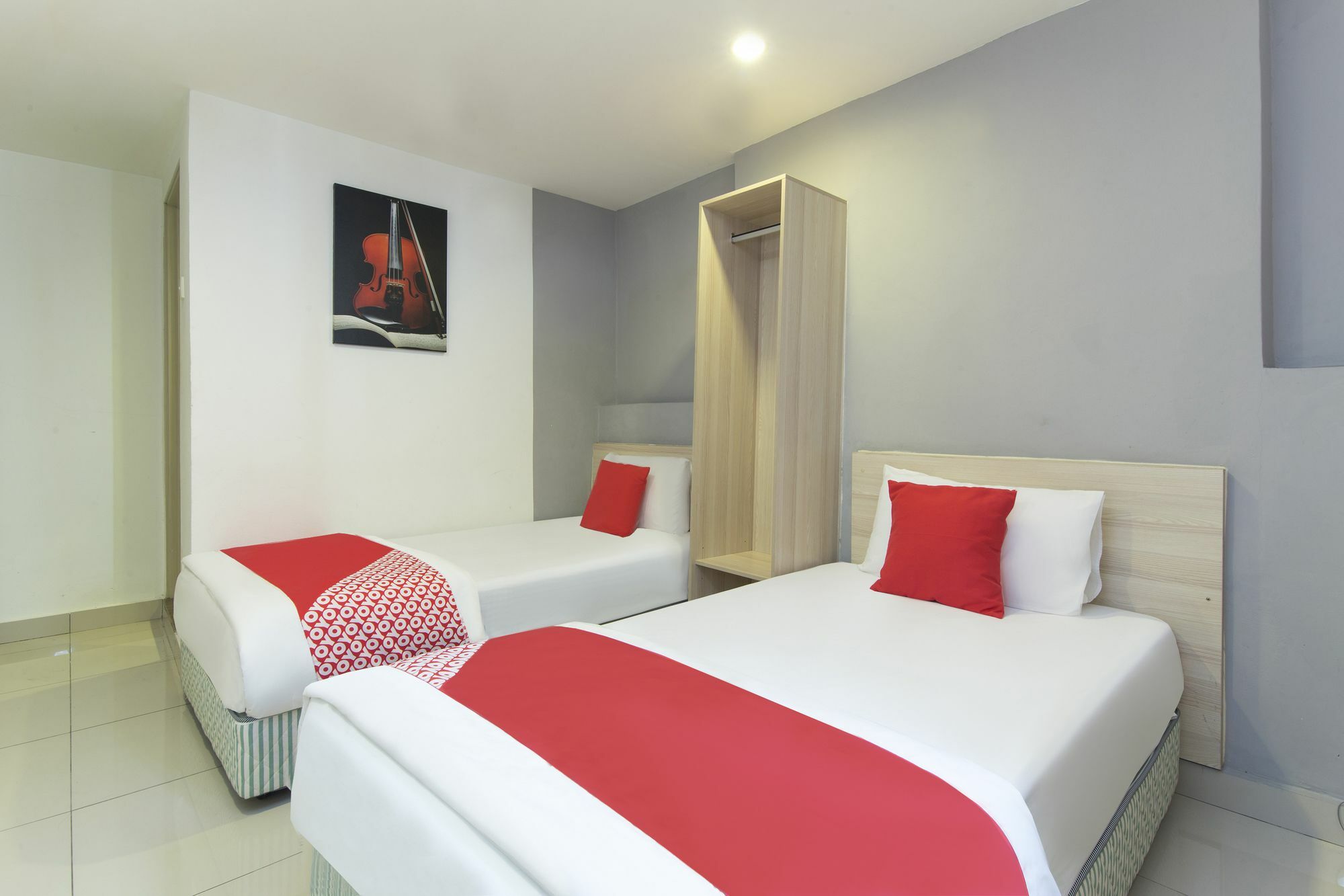 Oyo 325 Damansara Inn Petaling Jaya Exterior photo