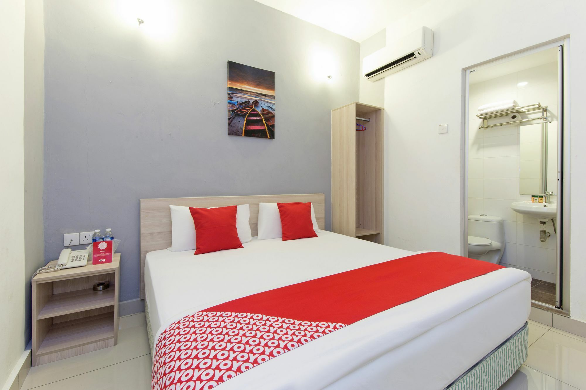 Oyo 325 Damansara Inn Petaling Jaya Exterior photo