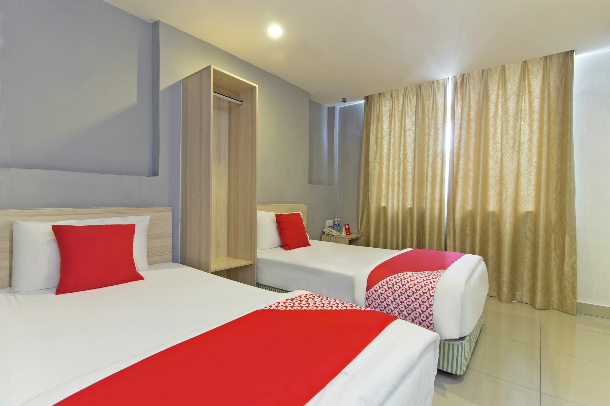 Oyo 325 Damansara Inn Petaling Jaya Exterior photo
