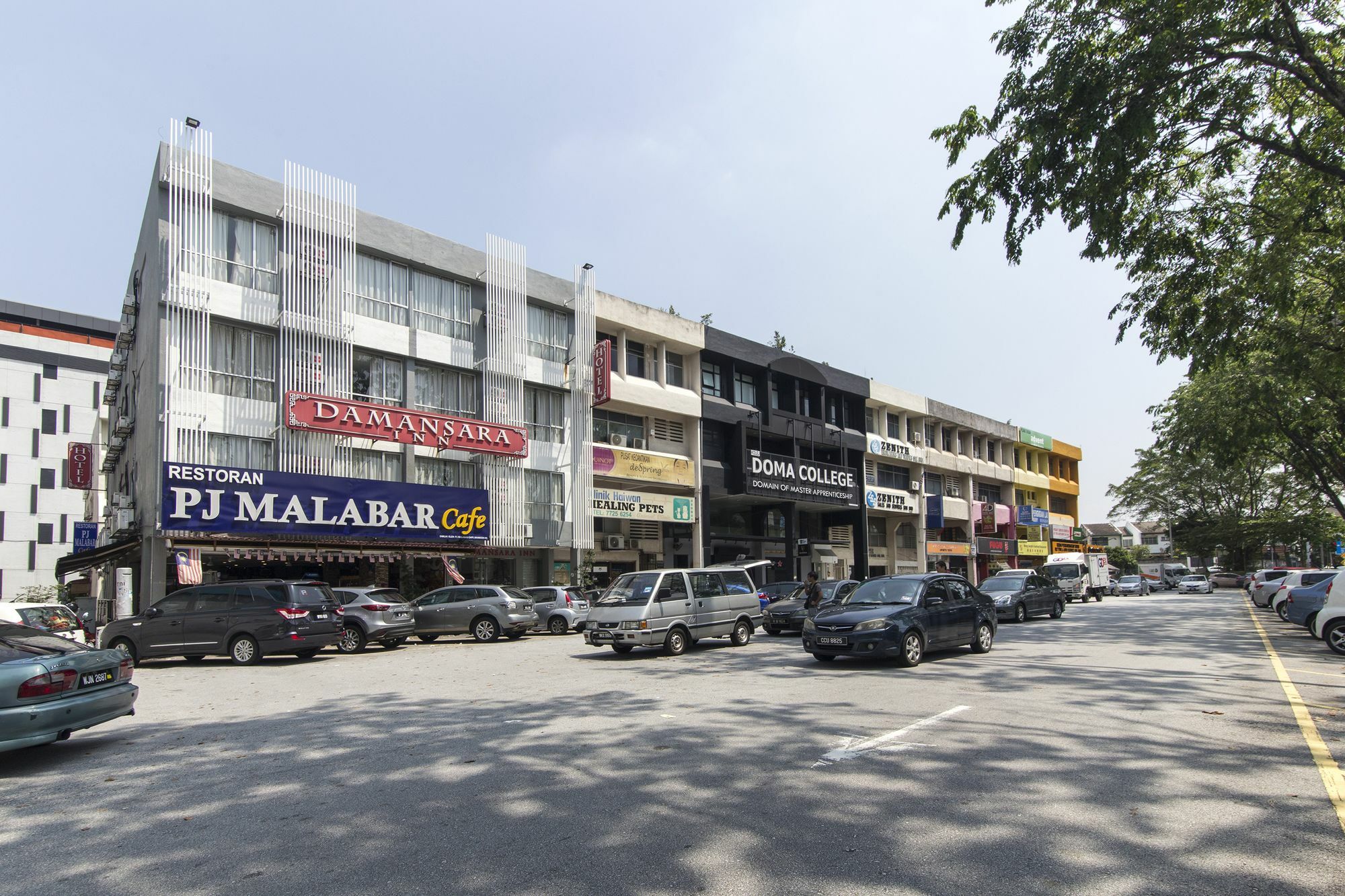 Oyo 325 Damansara Inn Petaling Jaya Exterior photo