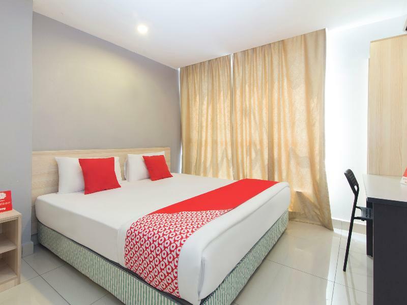 Oyo 325 Damansara Inn Petaling Jaya Exterior photo
