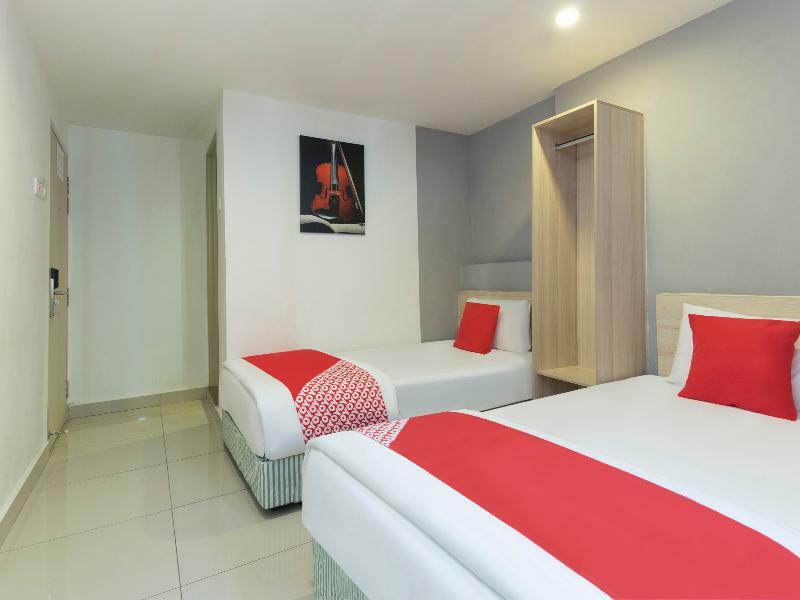 Oyo 325 Damansara Inn Petaling Jaya Exterior photo